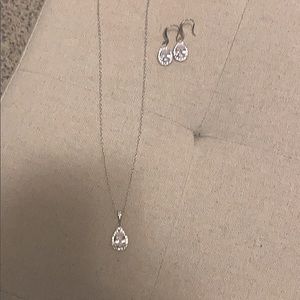 Earring and necklace set